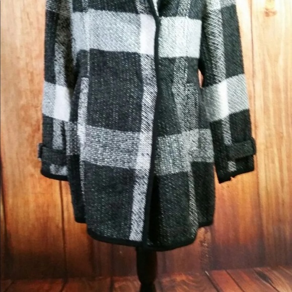Guess Coat plaid NWOT - Picture 3 of 3